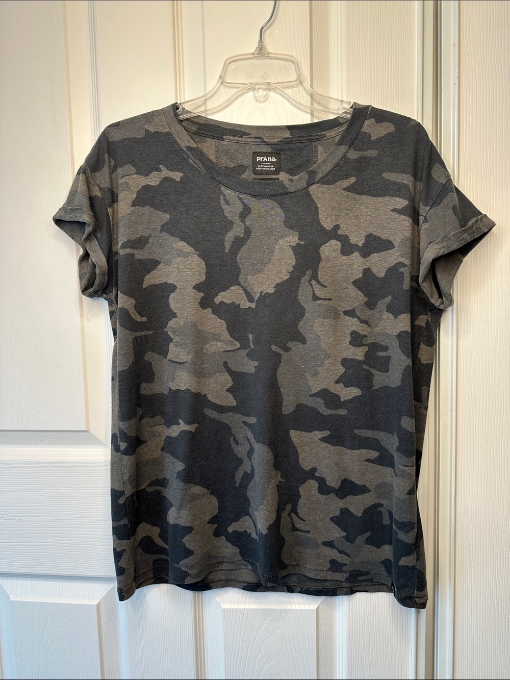 Prana Women's Cozy-up Black & Gray Camo Short Sleeve Tee